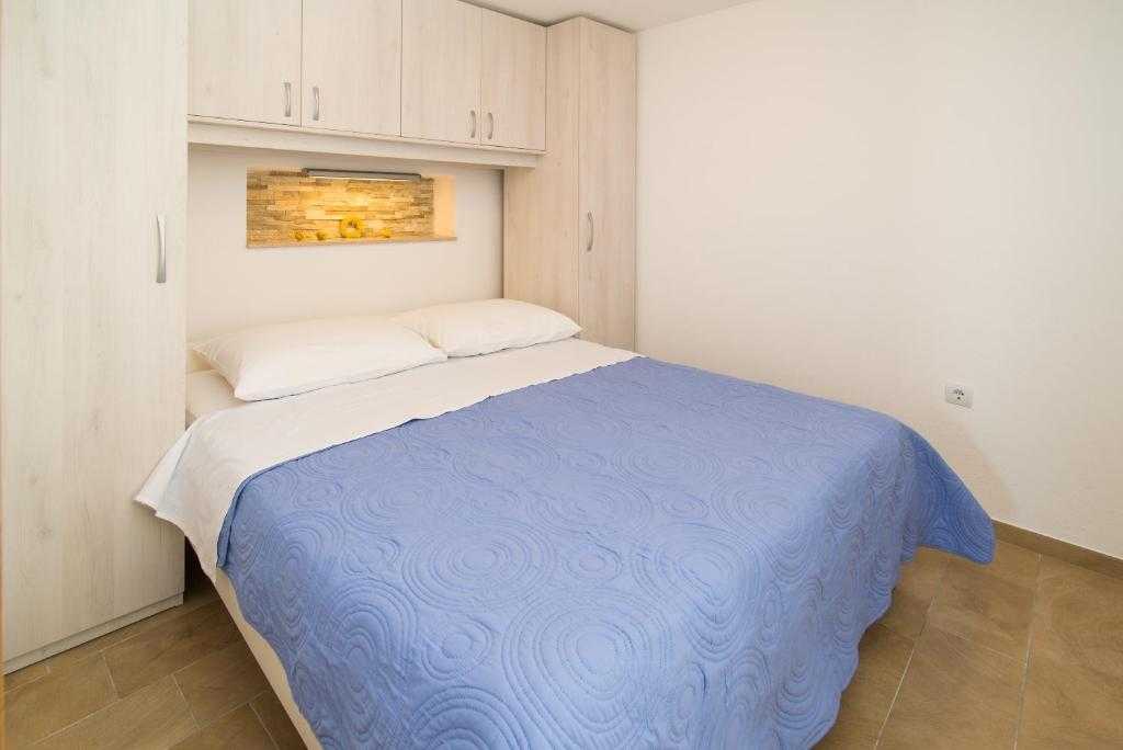 Apartma Andrija Krk Vrbnik Apartmaji Hrva Ka