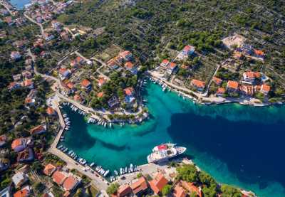 Iskra - Loren - Karolina F.