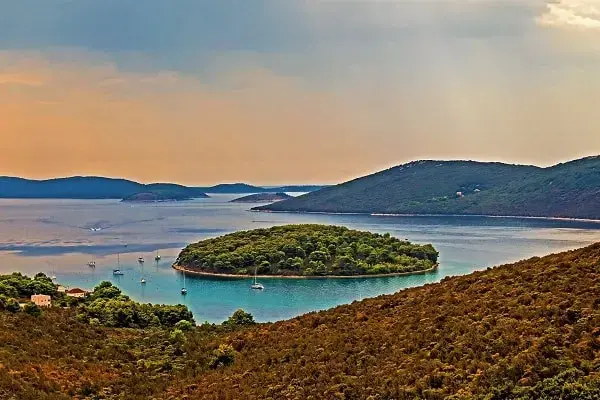 Miejsca turystyczne w pobliżu - Molat