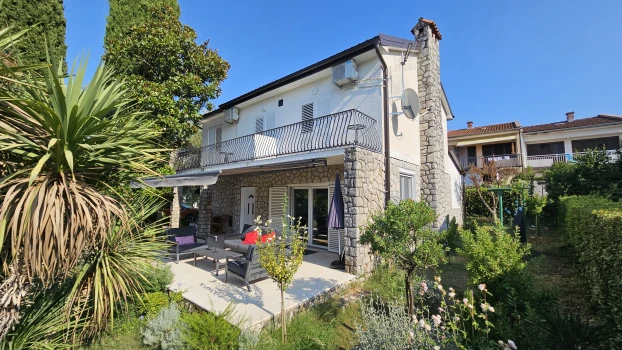 Semesterhus Lili - Krk - Malinska | Laganini.com