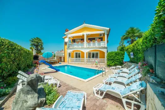 Appartementen Fides Nedešćina, Kroatie