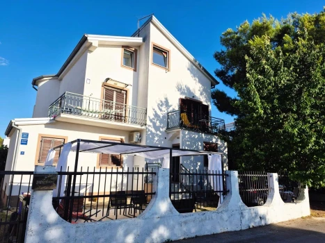 Apartments Branka - Biograd | Laganini.com