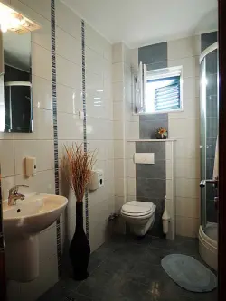 Apartments Villa Toni Dugi Rat, Croatia