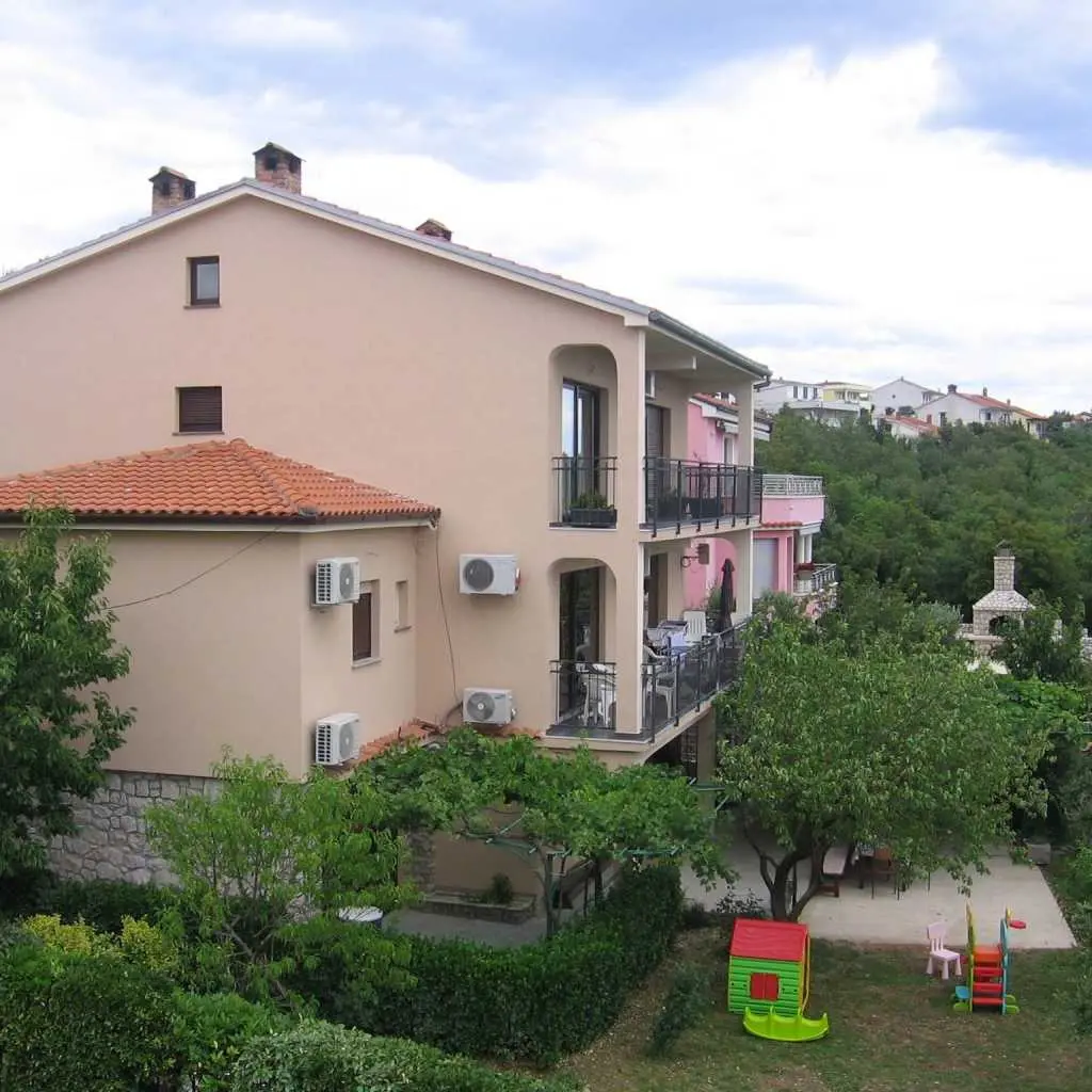 Apartments Valentić, Jadranovo - Croatia