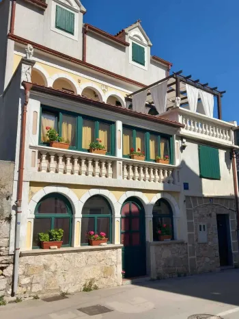 Apartma Sagena Tribunj, Hrvaška