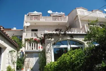 Lägenheter Mladineo Brač - Bol, Kroatien