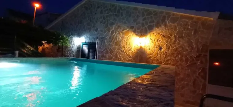 Appartementen Igralište Mirakul Seget, Kroatie