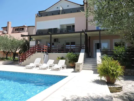 Appartementen Berat Peroj, Kroatie