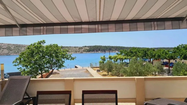 Vakantiehuis Villa Petra Rab - Barbat en Banjol, Kroatie