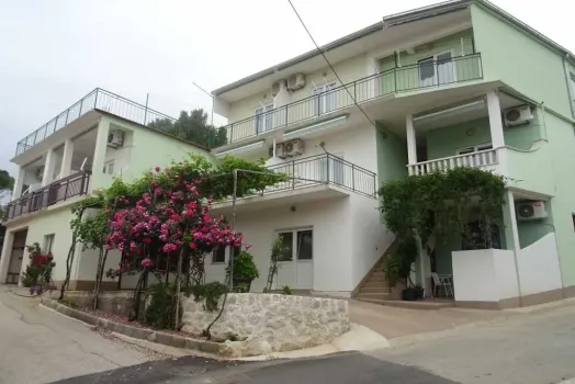 Apartments Neda Živogošće, Croatia