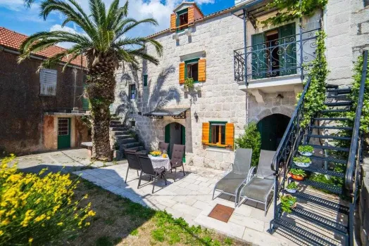 Holiday homes Stone house Pivčevi Podgora, Croatia