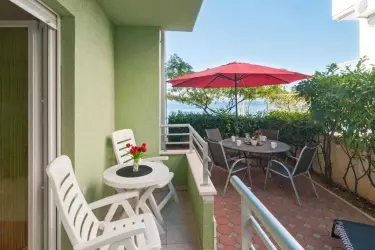 Ferienwohnungen Beverly Omis Omiš, Kroatien