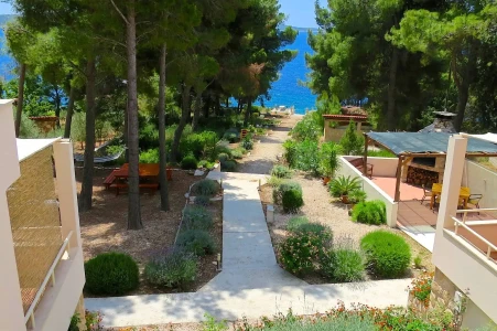 Apartmani Deveron - Hvar - Zavala | Laganini.com