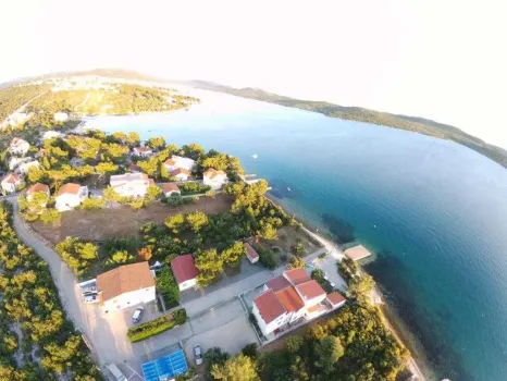 Ferienwohnungen Vila Leona Pirovac, Kroatien