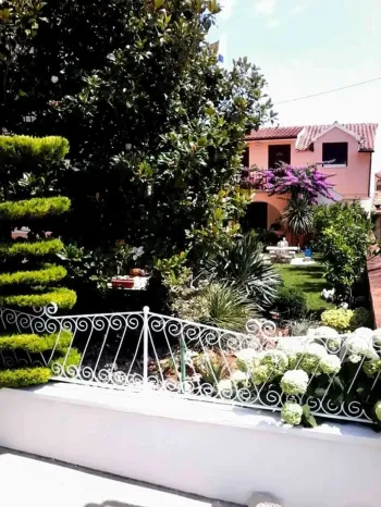 Appartamenti Zlatka Srdarev Vodice, Croazia