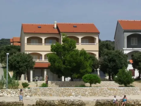 Apartments Šupraha Silvio Pag - Kolan and Mandre, Croatia