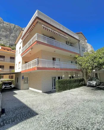 Apartmani Neven - Omiš | Laganini.com