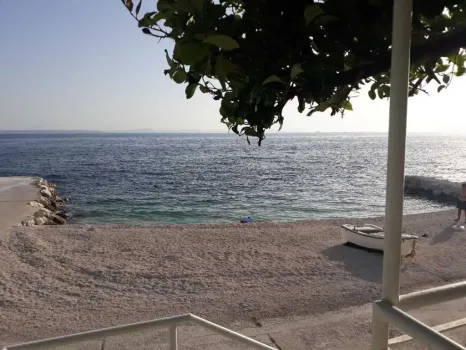 Apartmaji Beach House Ivan & Maca Podstrana, Hrvaška