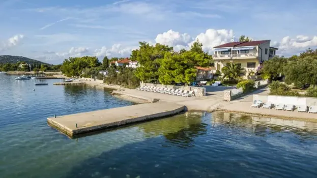 Appartementen Villa Punta Royal Pirovac, Kroatie