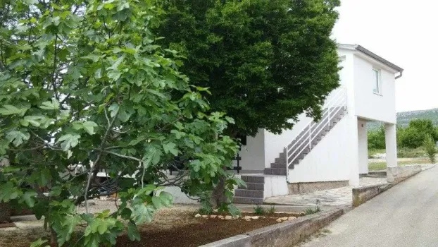 Apartma Mari - Crna Punta Karin, Hrvaška