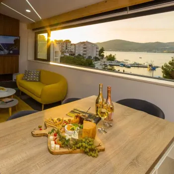 Apartments La Vela  Ciovo - Okrug Gornji, Croatia