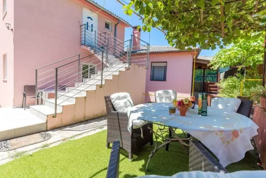 Apartments Dina Pula, Croatia