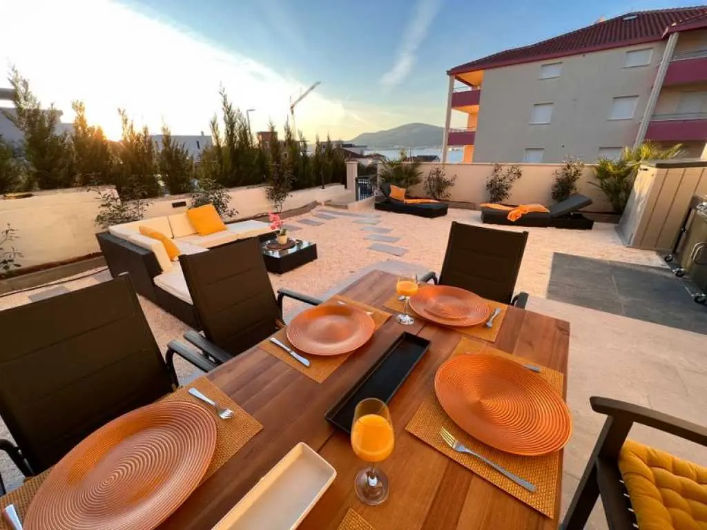 Ferienwohnung Sunshine Pool Ciovo - Okrug Gornji, Kroatien