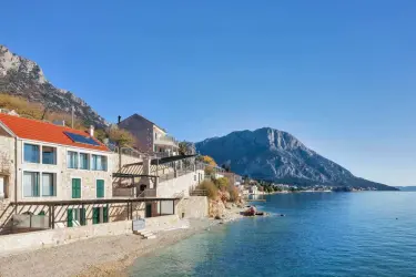 Apartamenty Beachfront Villa Zlatko  Brist, Chorwacja