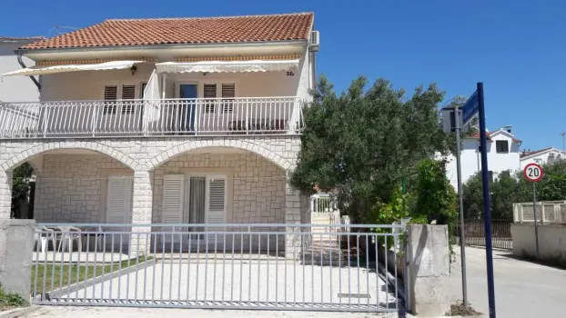 Appartements Neda Vodice, Croatie