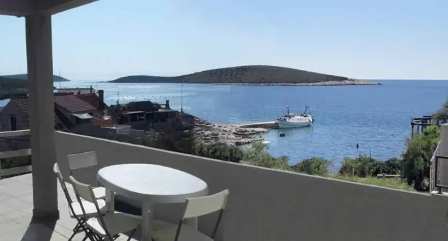 Apartmaji Mirja Vis - Vis, Hrvaška