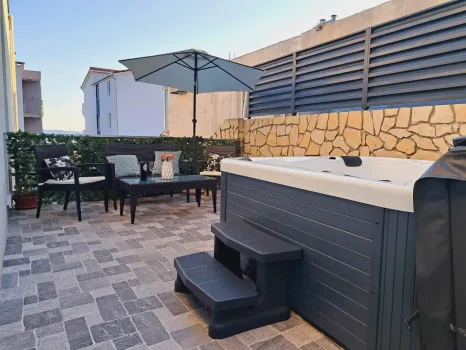 Apartman Roko - Podstrana | Laganini.com