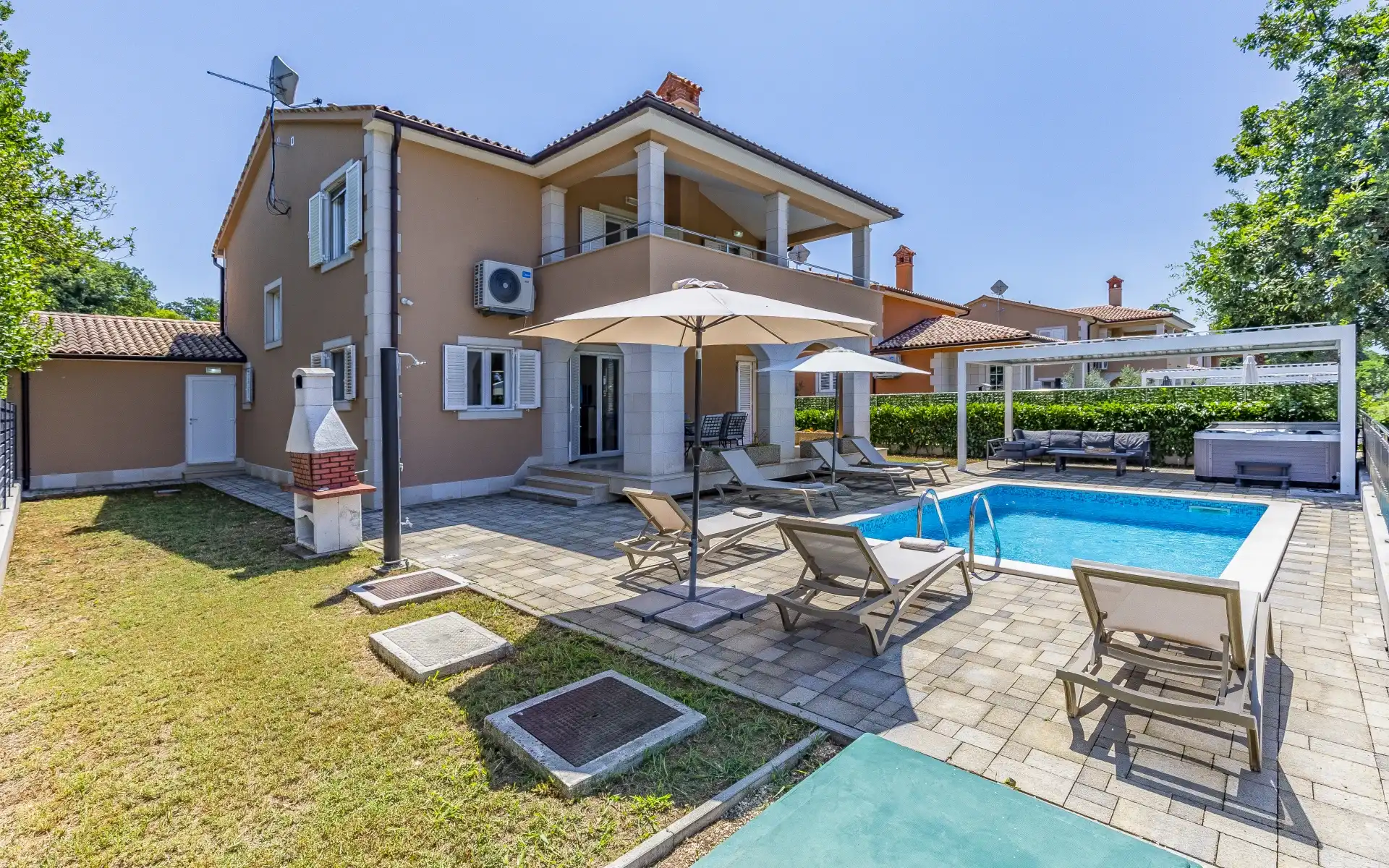 Holiday homes Villa Lotus, Pula - Croatia