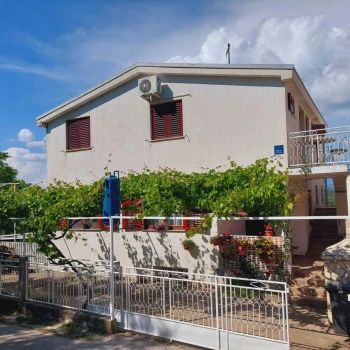 Ferienwohnungen Tisno - Murter - Tisno | Laganini.com