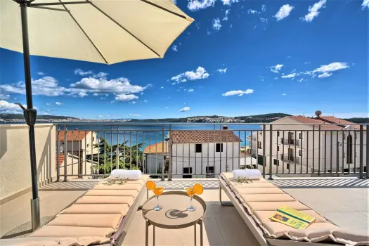 Apartments Aniva Seget, Croatia