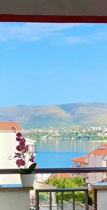 Apartment Anita Ciovo - Okrug Gornji, Croatia