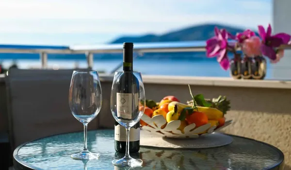 Apartment Elena Ciovo - Okrug Gornji, Croatia