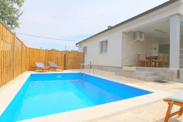 Kuća za odmor EDA Vrsi, Hrvatska