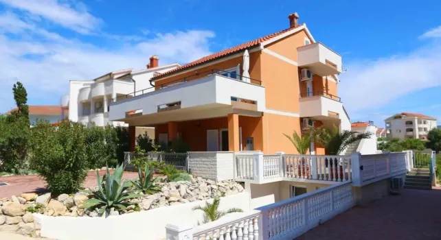 Apartments Škoda II Pag - Novalja, Croatia