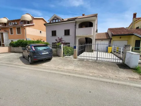 Apartment LUCIANA 2 Valbandon, Croatia