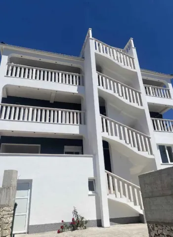 Apartmani Villa Ivona - Rogoznica | Laganini.com