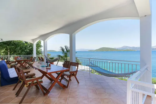 Apartment Šime Pelješac Brijesta, Croatia