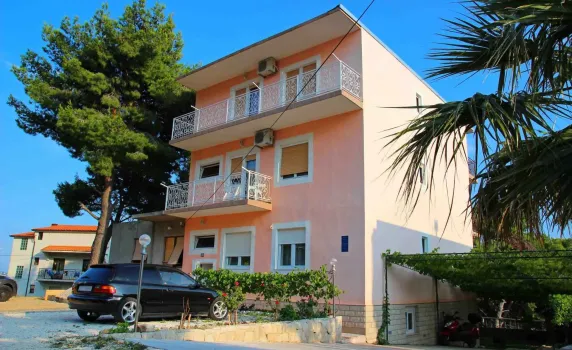Apartmani Villa Matijević - Duće | Laganini.com