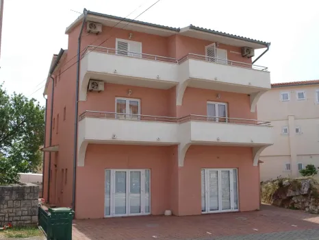 Apartments Villa Lekaj - Primošten | Laganini.com