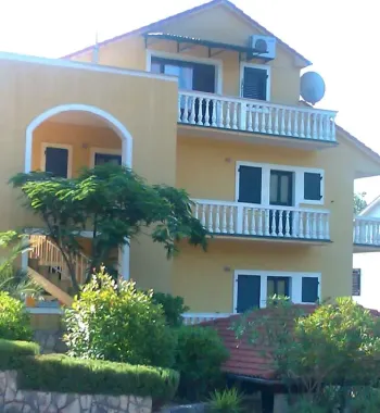 Ferienwohnungen Villa Carevic Hvar - Vrboska, Kroatien