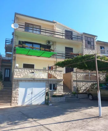 Apartmani Gracin - Primošten | Laganini.com