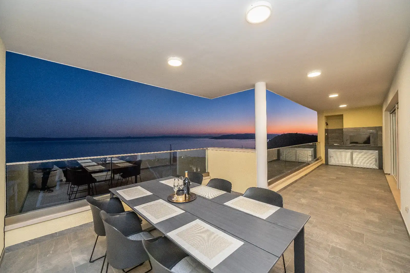 Leiligheter Luxury penthouse with sea view, Makarska - Kroatia