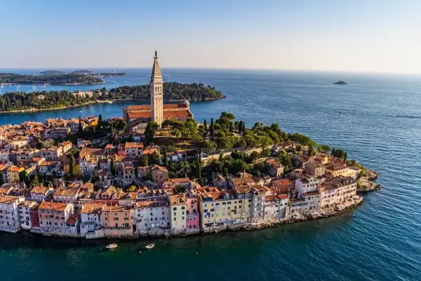 Turistične znamenitosti in zanimivosti v mestu Cerkev svete Eufemije - Rovinj