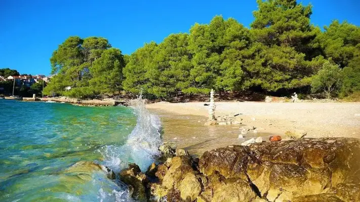 Turistične znamenitosti in zanimivosti v mestu Plaža Porat - Primošten