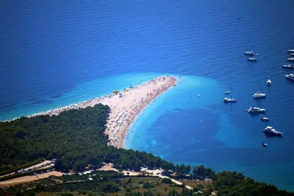 Turistične znamenitosti in zanimivosti v mestu Plaža Zlatni podgana - Brač - Bol