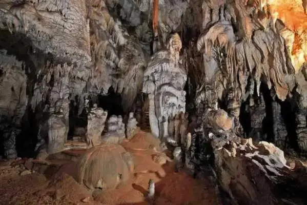 Turistične znamenitosti in zanimivosti v mestu Cerovaške jame - Gračac